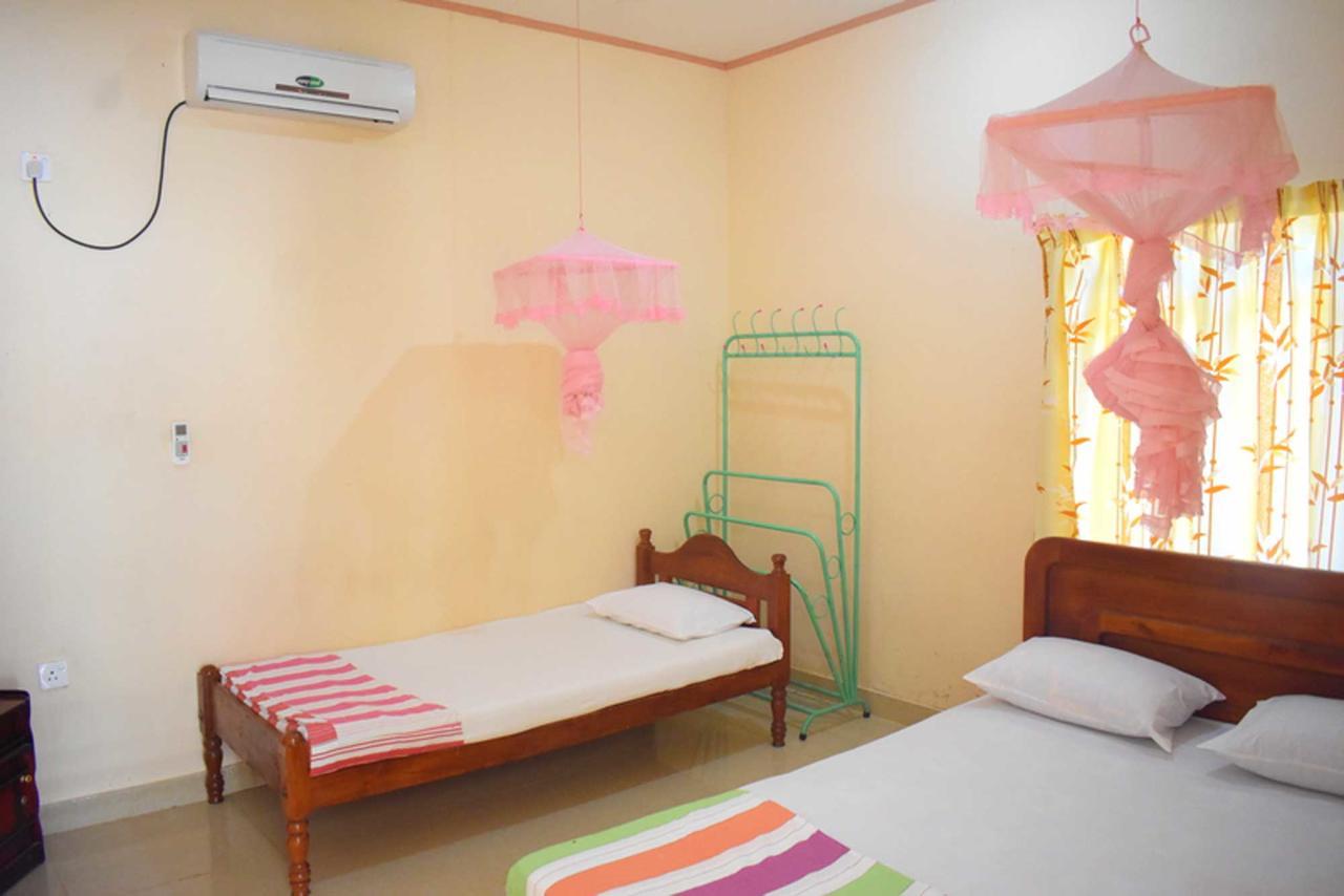 Yaswi Guest House Passikudah Exterior photo