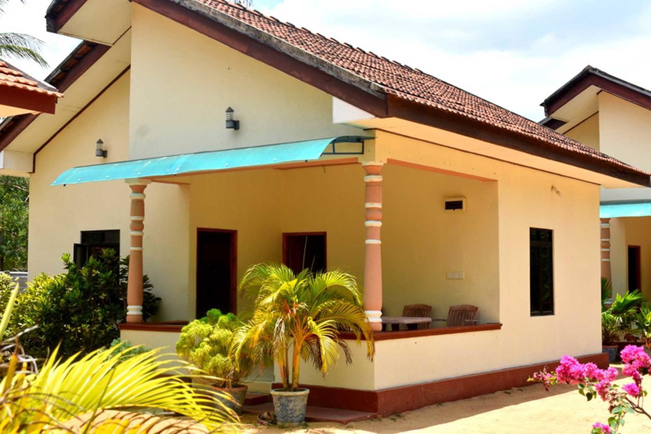 Yaswi Guest House Passikudah Exterior photo
