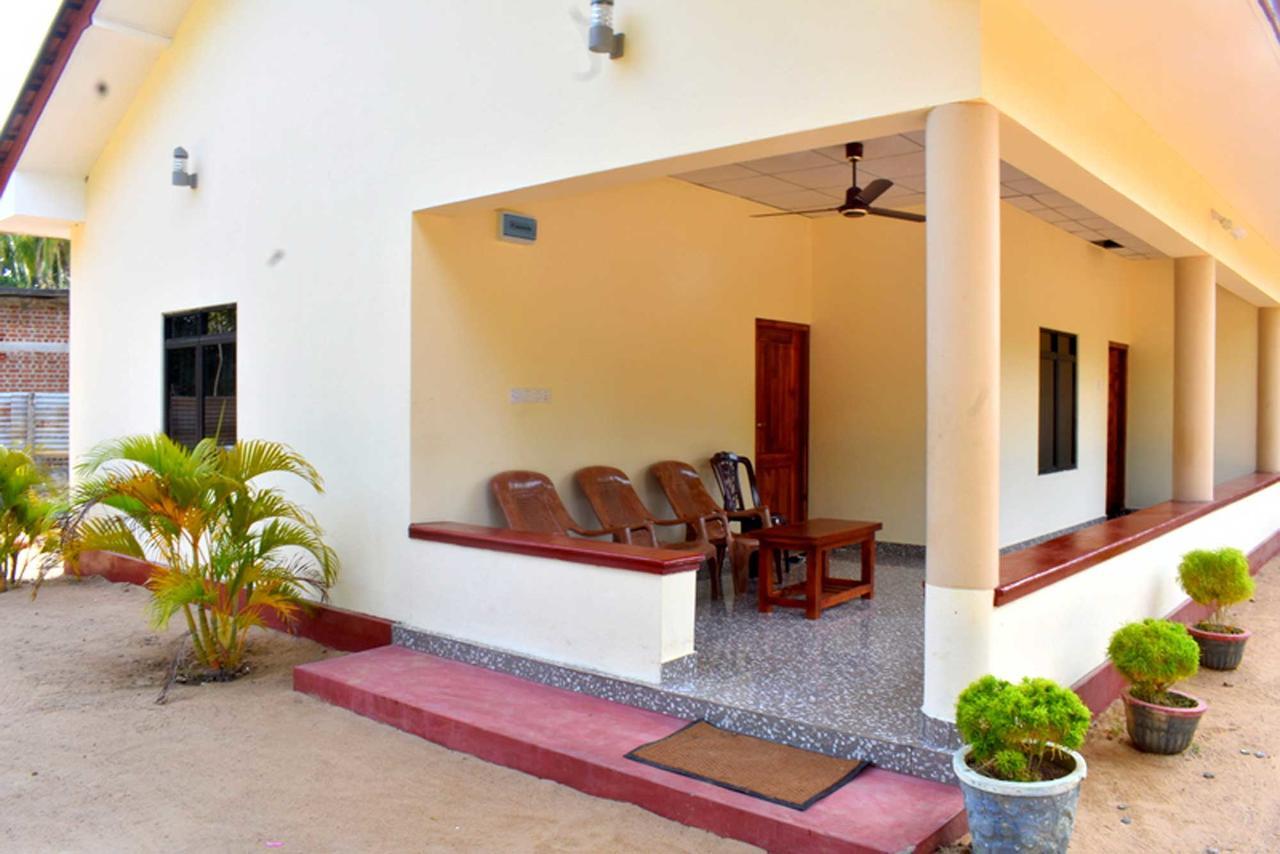 Yaswi Guest House Passikudah Exterior photo